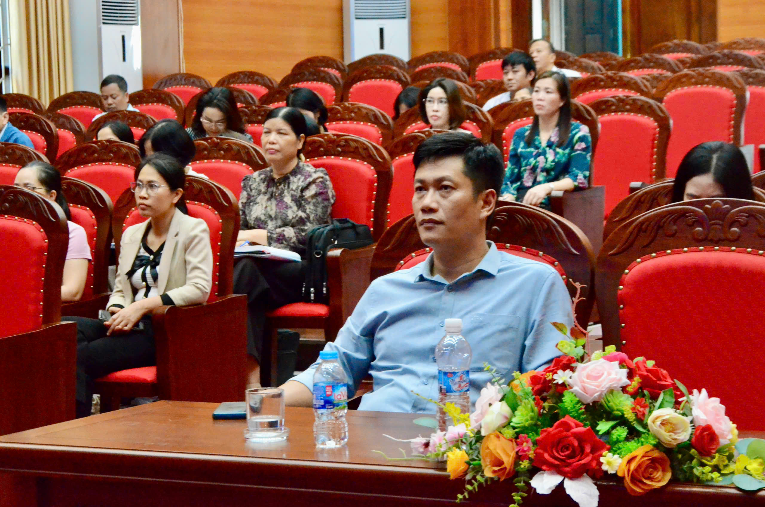 Phường Đường Hào tổ chức tập huấn kỹ năng chuyển đổi số cho cán bộ, công chức, viên chức năm 2025