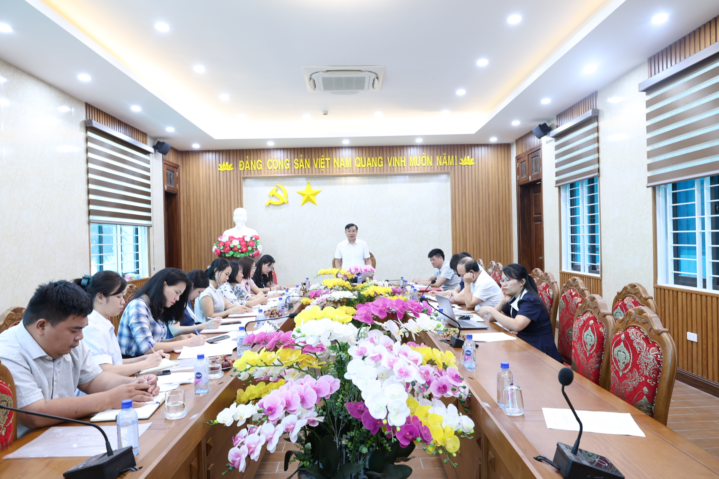 Thường trực HĐND phường Đường Hào giám sát công tác tiếp nhận, giải quyết hồ sơ thủ tục hành chính