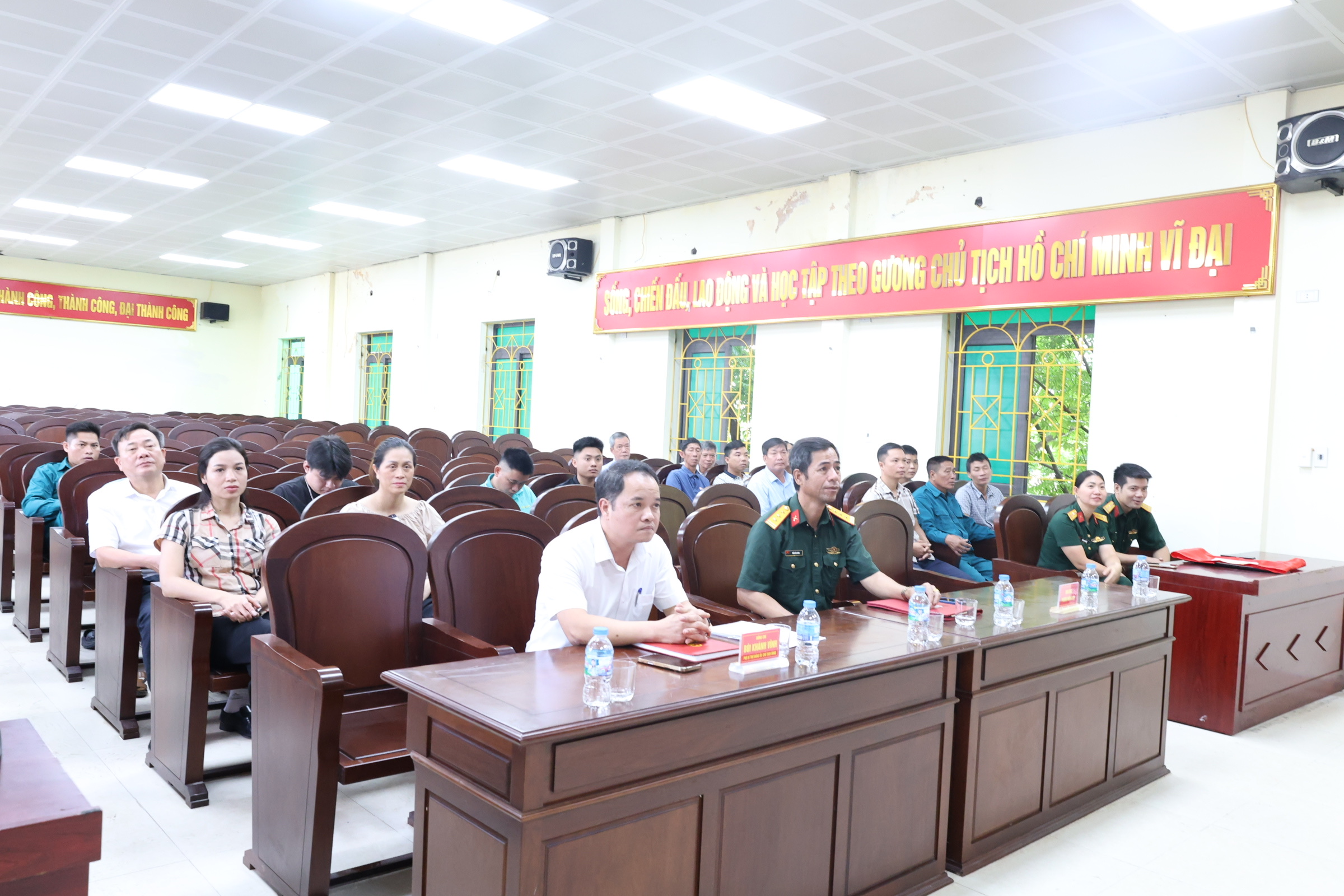 Phường Đường Hào bế mạc lớp bồi dưỡng kiến thức Quốc phòng và An ninh đối tượng 4 năm 2026