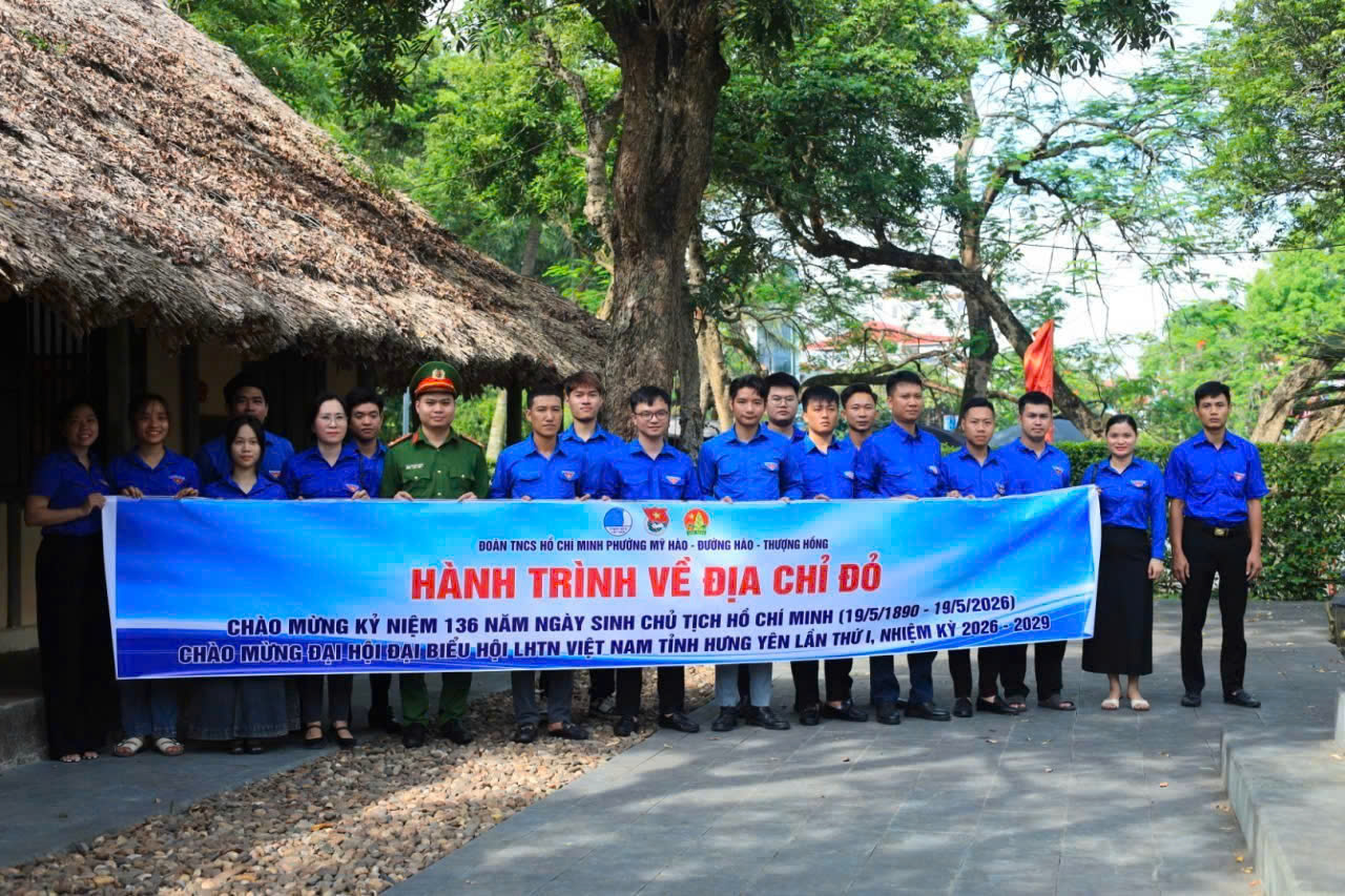 Tuổi trẻ phường Đường Hào dâng hương tưởng niệm Chủ tịch Hồ Chí Minh