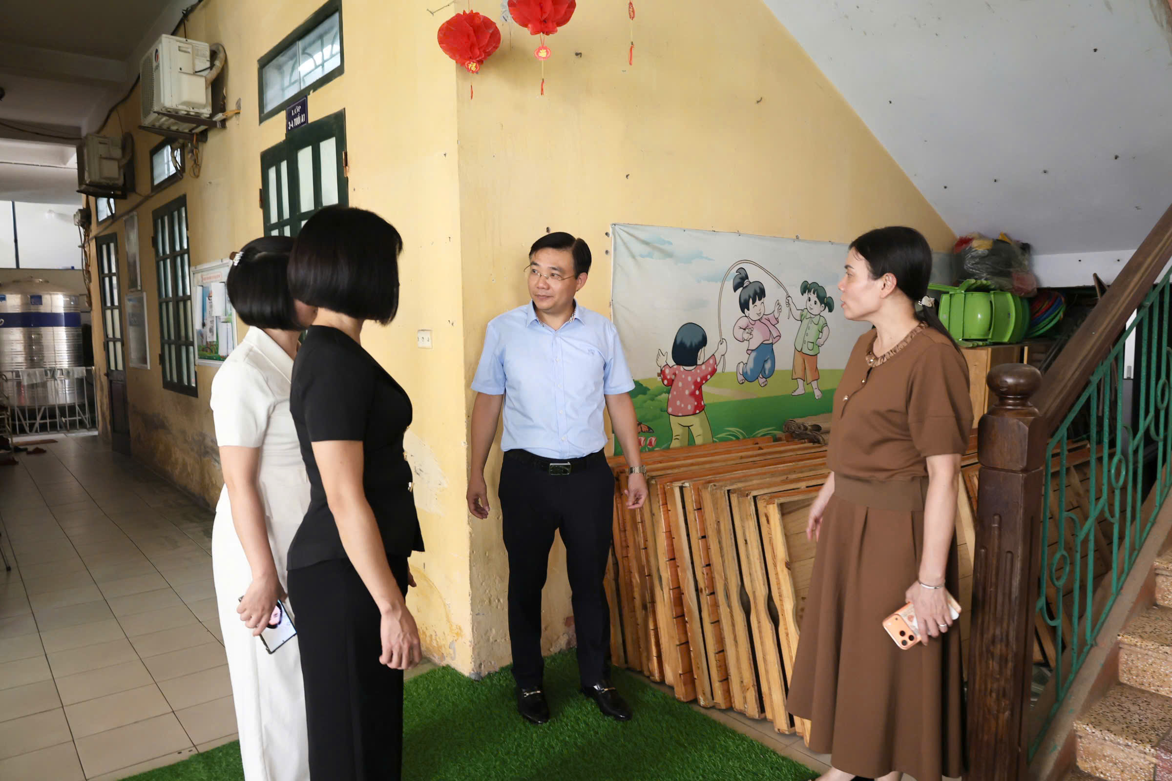 Lãnh đạo phường Đường Hào kiểm tra công tác chuẩn bị năm học 2026-2027
