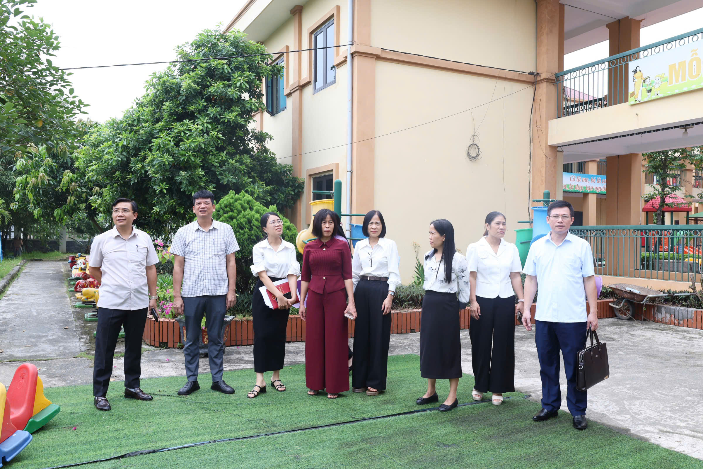 Hội đồng nhân dân phường Đường Hào khảo sát công tác chuẩn bị năm học mới 2026-2027