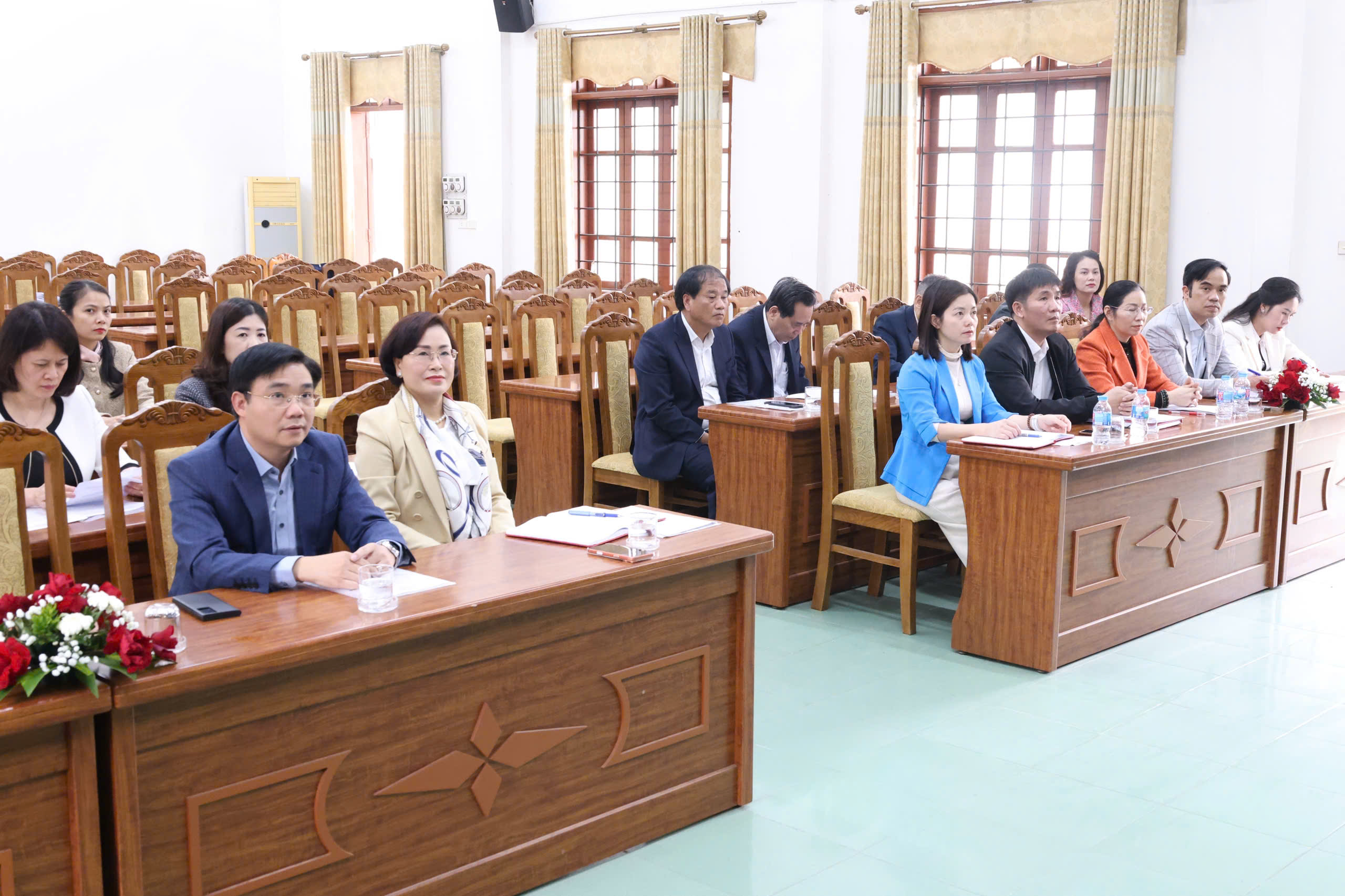 Hội nghị tổng kết công tác bồi dưỡng lý luận chính trị 2025 và ký kết quy chế phối hợp công tác bồi dưỡng lý luận chính trị giữa các phường Mỹ Hào, Đường Hào, Thượng Hồng