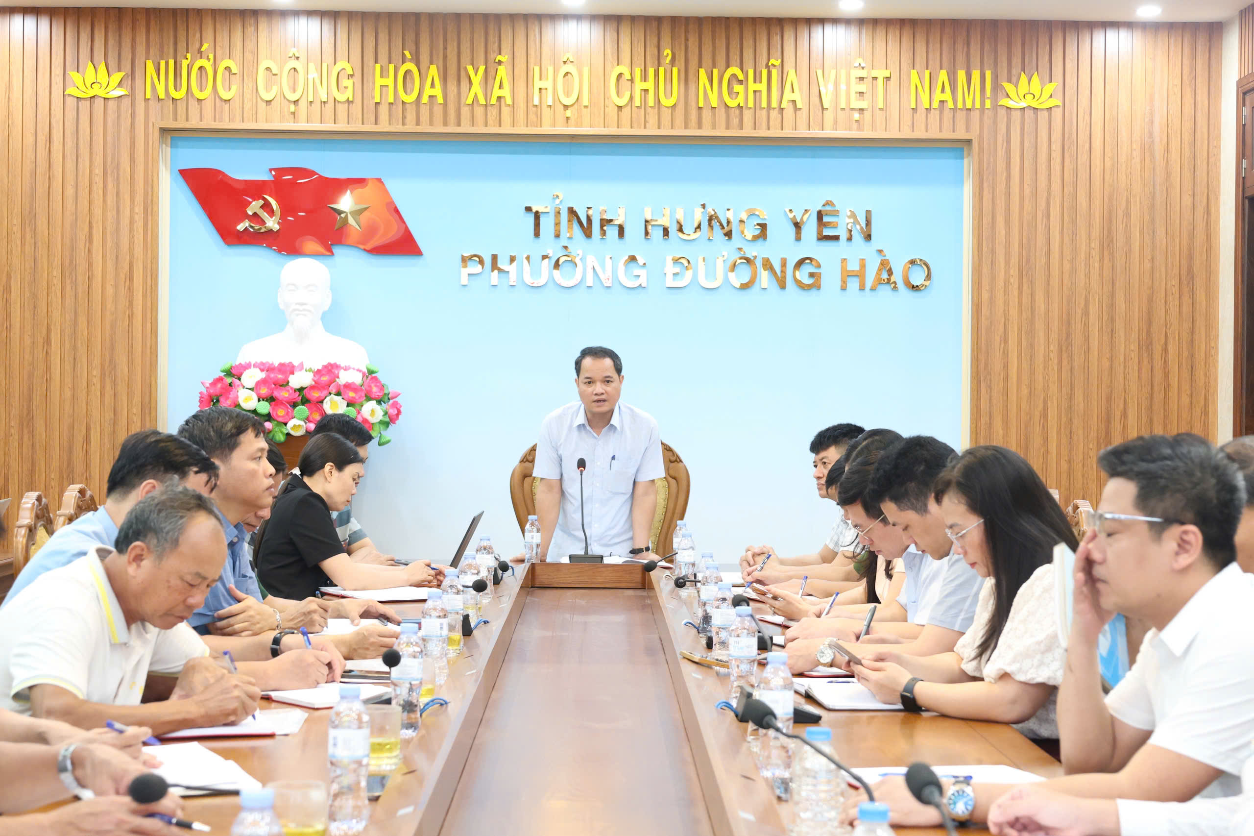 Hội nghị giao bàn thanh viên UBND phường đánh giá tình hình thực hiện kế hoạch phát triển KTXH tháng 4 triển khi nhiệm vụ tháng 5