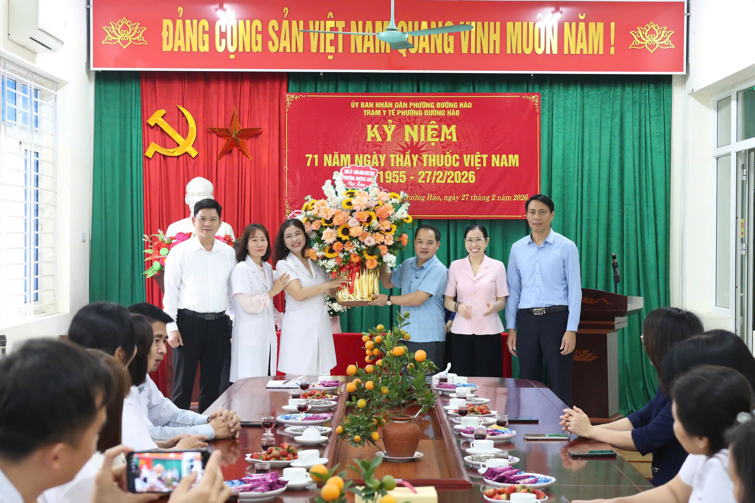 Lãnh đạo phường Đường Hào chúc mừng 71 năm Ngày Thầy thuốc Việt Nam (27/2/1955 – 27/2/2026)