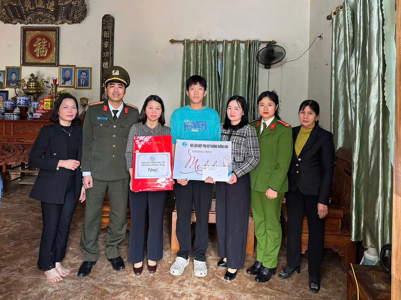Trao bảo trợ chương trình “Mẹ đỡ đầu”, tặng quà Tết cho trẻ mồ côi và hội viên khó khăn